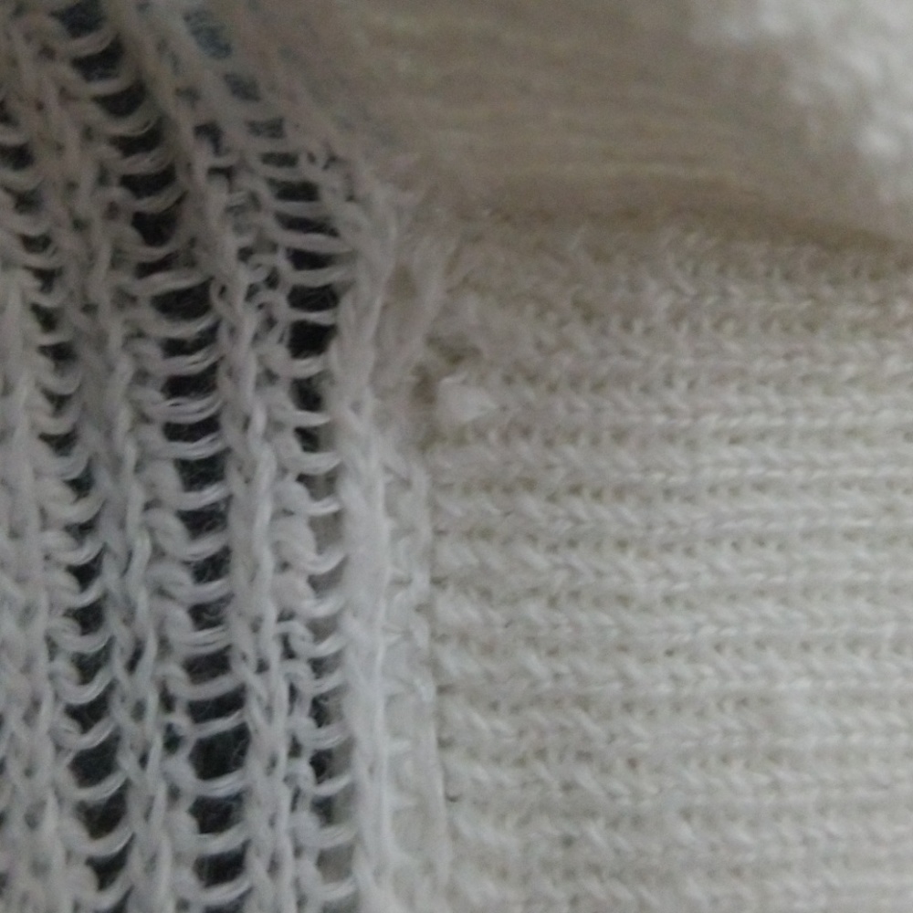 👄👄SOLD! 3/4 Sleeve Knitted Top Women Small👄👄 - Picture 8 of 8